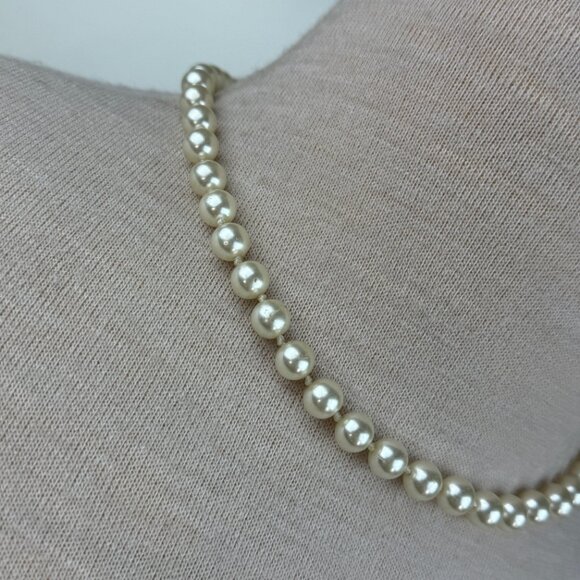 Vintage Faux Pearl Beaded Necklace Knotted 18" - Picture 2 of 8